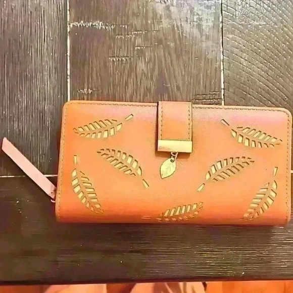 Vagabond Other - NWOT vagabond good wallet